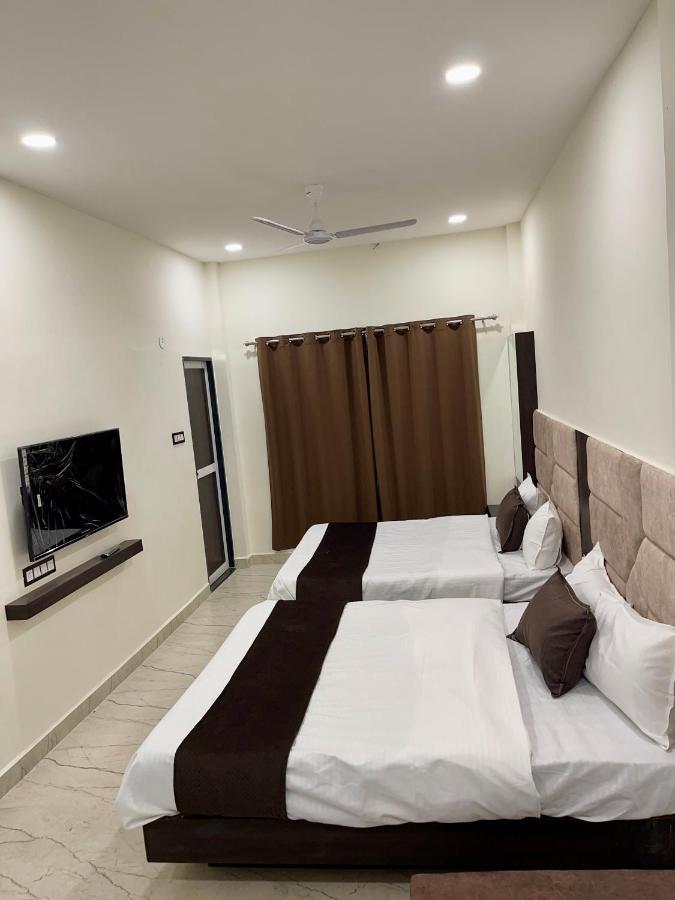 Hotel Tekri Farms And Retreat Ujjain Esterno foto